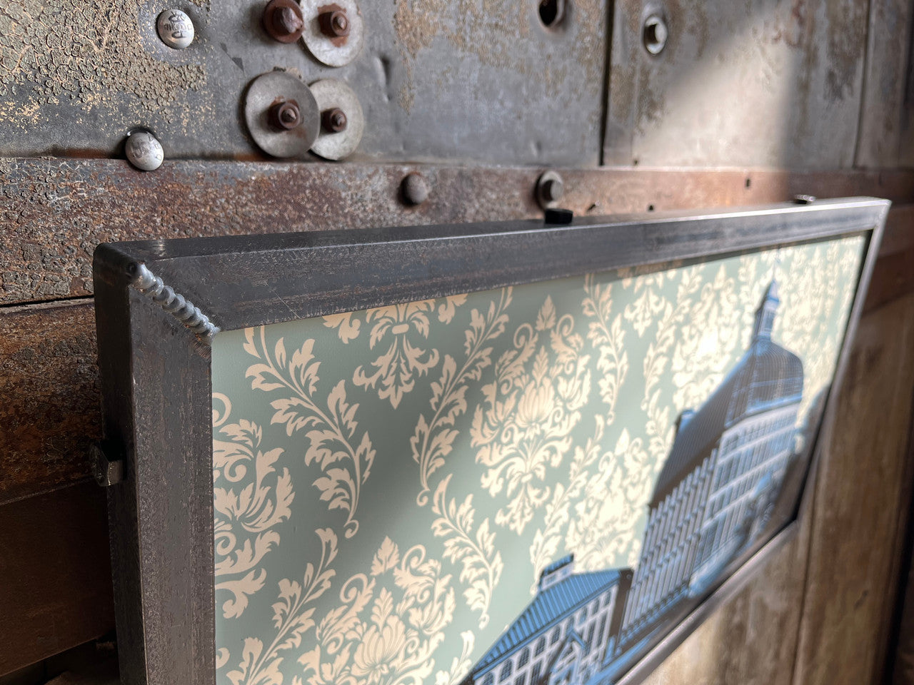 Rawlings conservatory with wallpaper